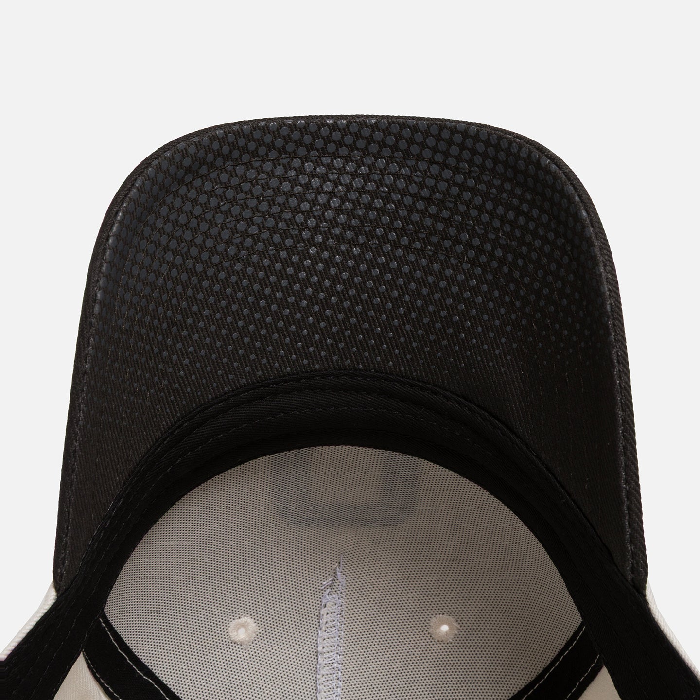 Hat with grey brim