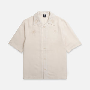 Beige short-sleeve embroidered collar shirt
