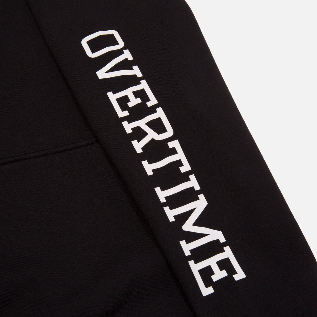 A close-up of 'O' print on the front of the hoodie.
